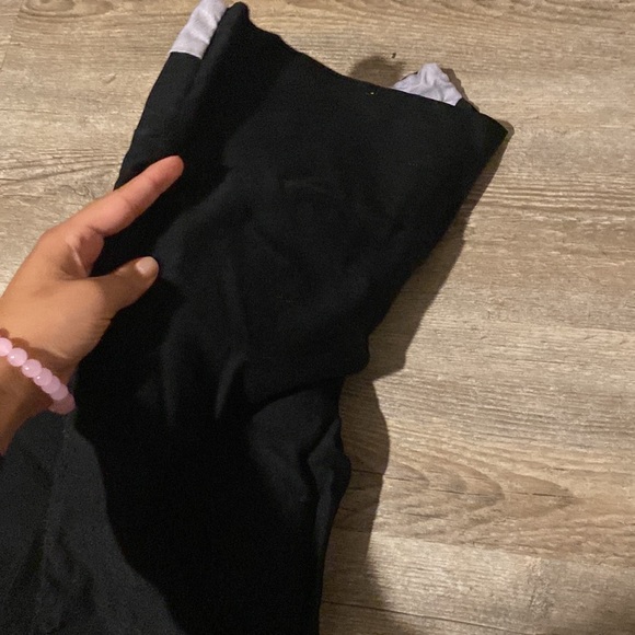 Cute Leggings with flare ends - Picture 3 of 3